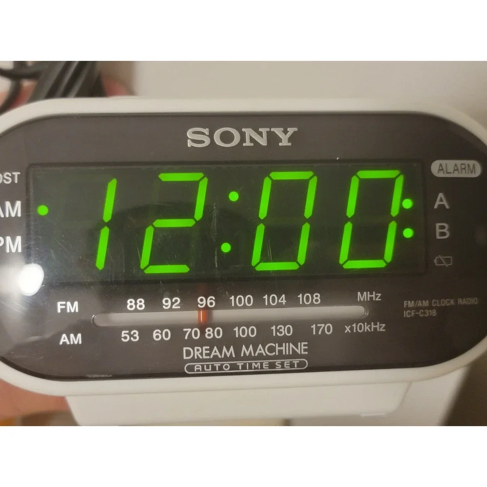 Sony Dream Machine ICF C318‎ FM AM Clock Radio Dual Alarm Auto Time Set Tested